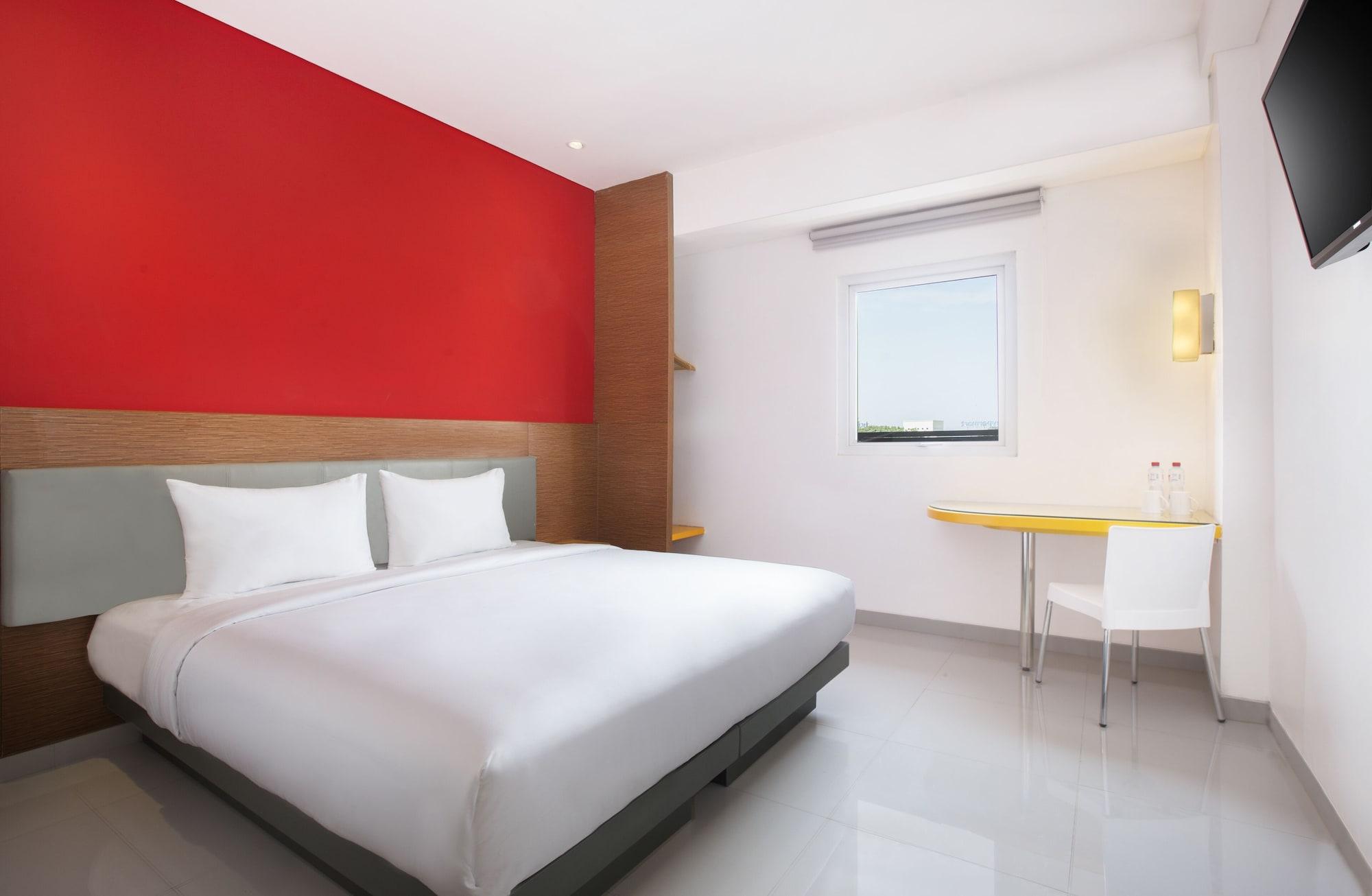 Amaris Hotel Madiun Exterior photo